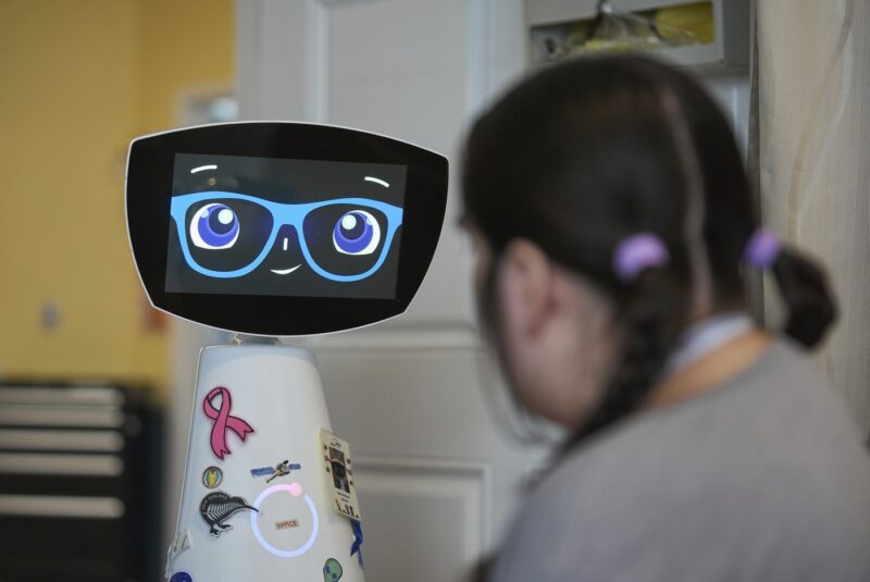 Robotul terapeutic Robin