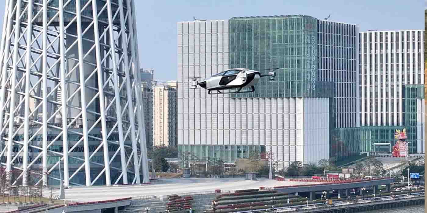 Coliziune între două „mașini zburătoare” în timpul repetiției pentru un spectacol aerian în China