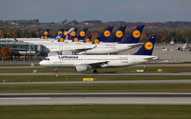 mai multe avioane Lufthansa la sol