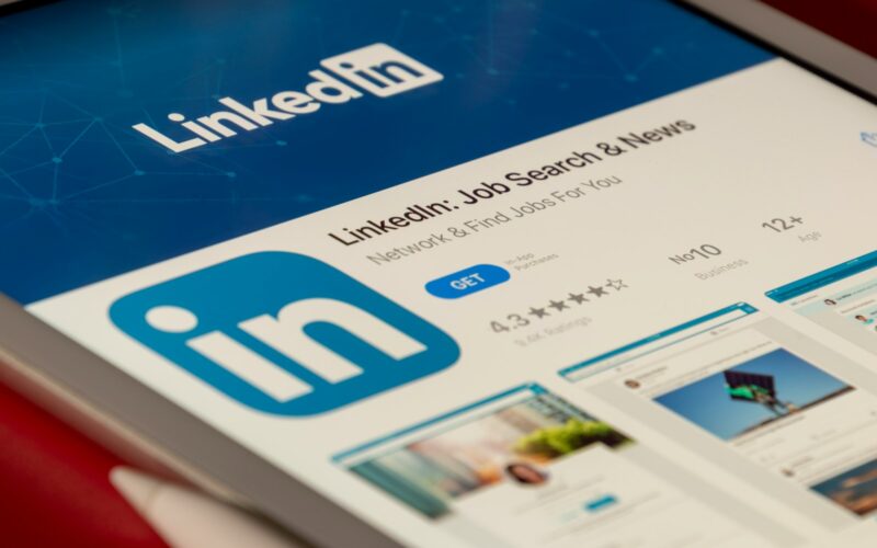 Aplicația LinkedIn