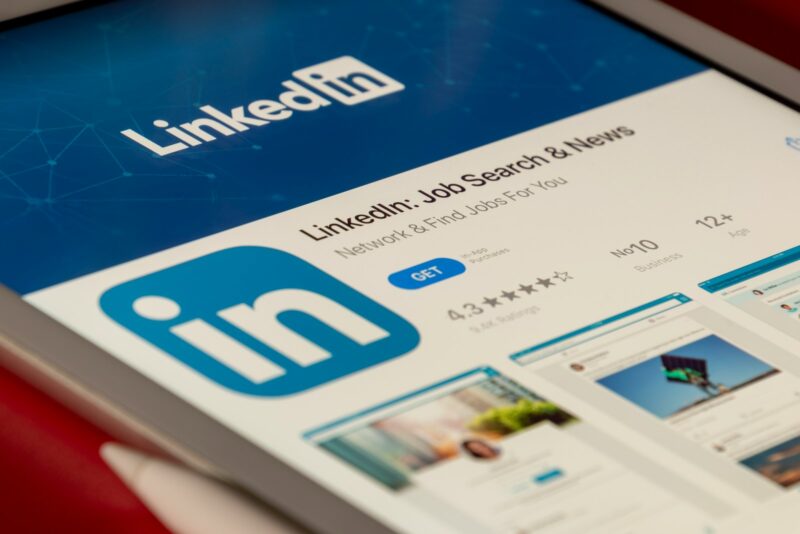 Aplicația LinkedIn