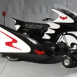 motociclete custom made alb negru care imita un liliac