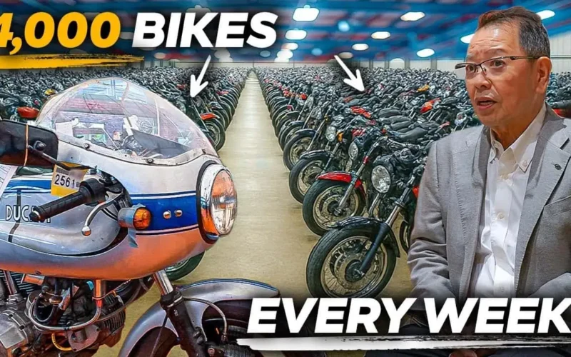 imagine cu garaj de motociclete