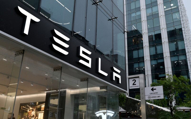 Showroom-ul Tesla din India
