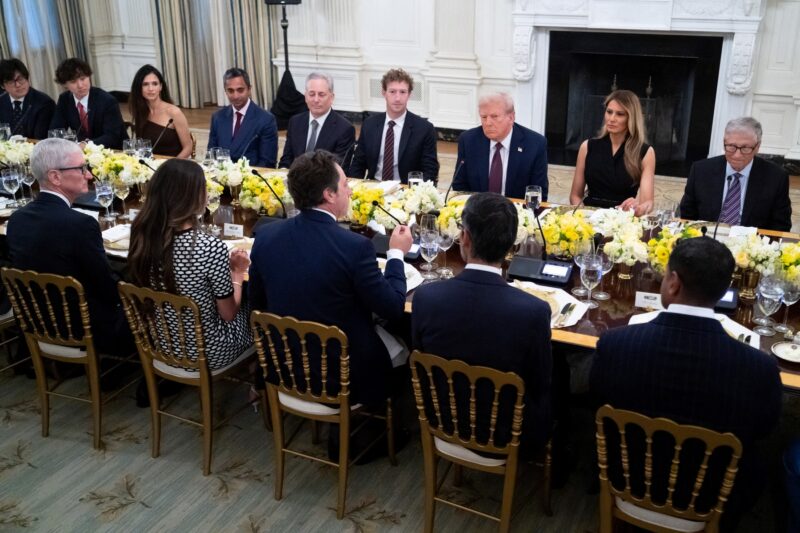 Liderii gigantilor tech, la o cina alături de președintele Donald Trump la Casa Albă