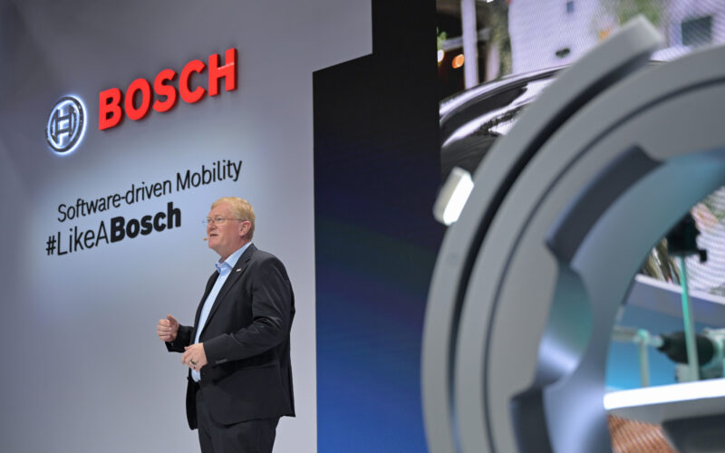 Stefan Hartung, seful Bosch, in cadrul salonului auto de la Munchen