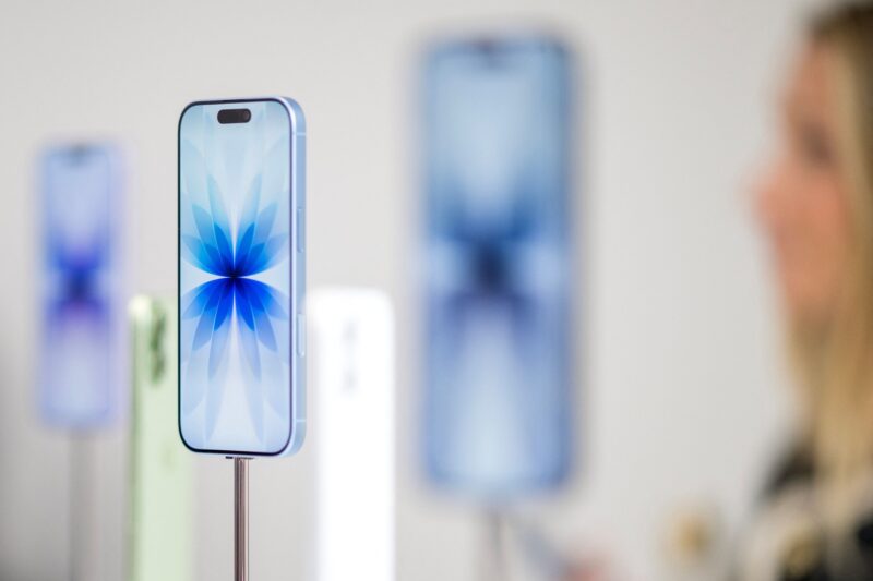Telefoane iPhone 17