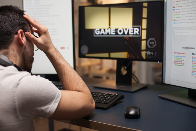 gamer care a pierdut intr-un joc video