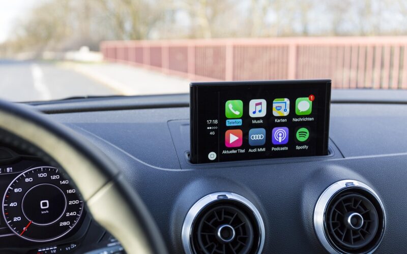 GM va elimina Apple CarPlay și Android Auto din toate mașinile sale, nu doar din cele electrice Care ar putea fi scopul acestei mișcări