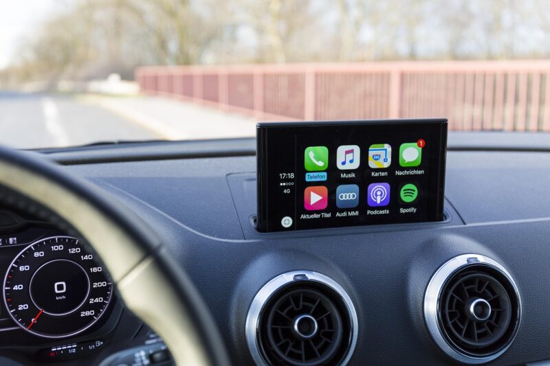 GM va elimina Apple CarPlay și Android Auto din toate mașinile sale, nu doar din cele electrice Care ar putea fi scopul acestei mișcări