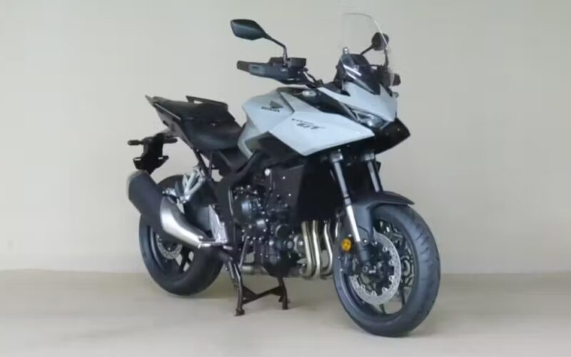 honda crossover de culoare alba