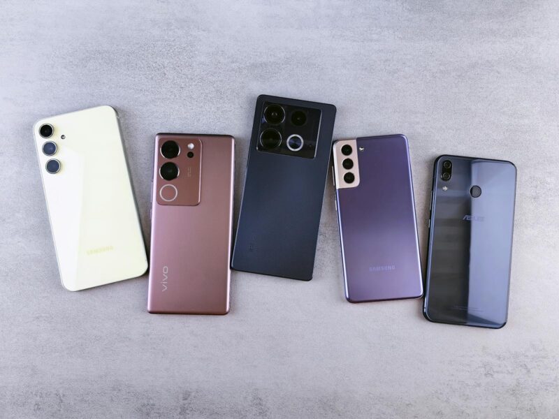 cinci telefoane