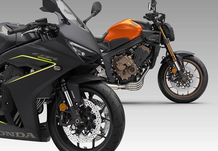 motociclete honda seria cb si cbr pe fundal gri