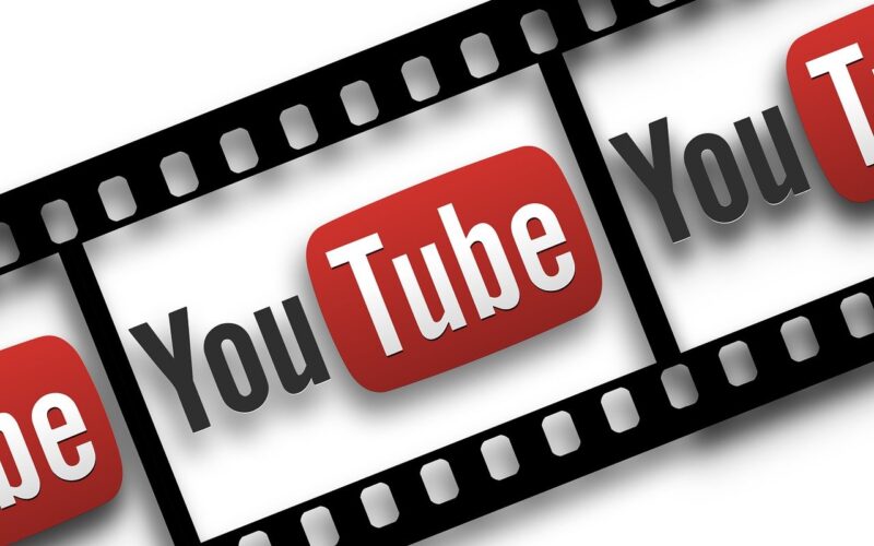 YouTube adaugă upscaling automat cu AI pentru videoclipurile cu rezoluție scăzută și coduri QR pentru cumpărături