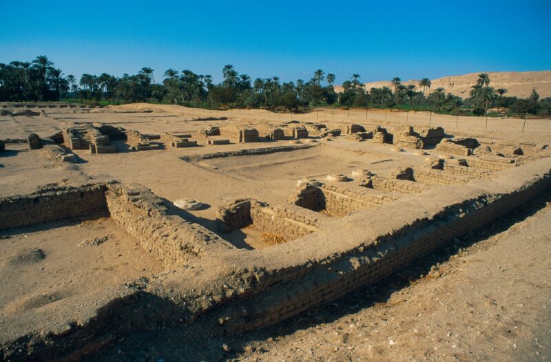 Ruinele unui palat regal din Amarna