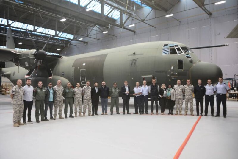 Avion C-130J