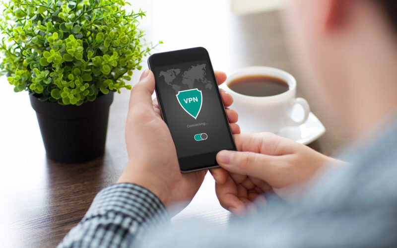 imagine generica cu un serviciu vpn pe un smartphone