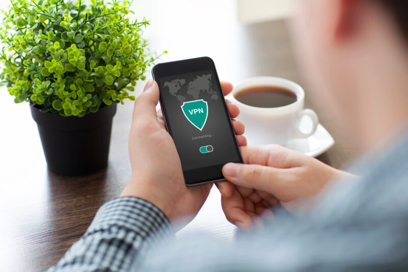 imagine generica cu un serviciu vpn pe un smartphone