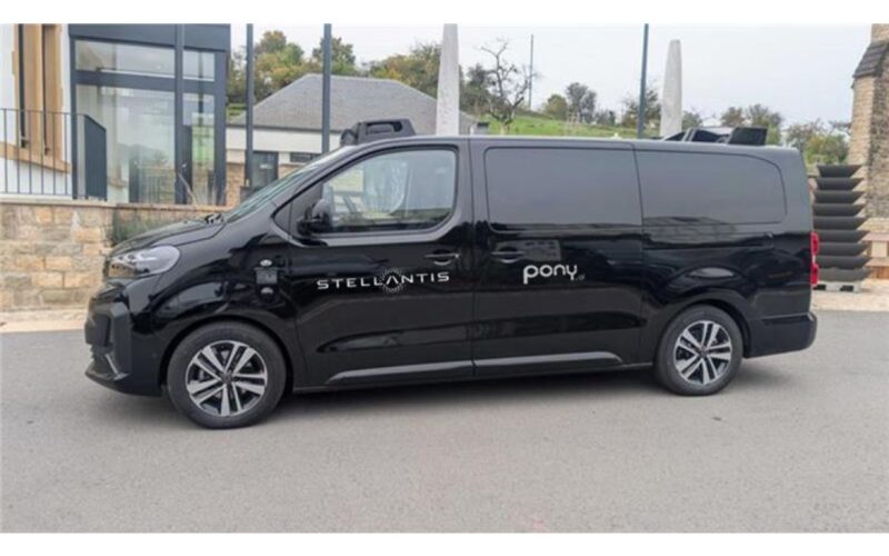 După Waymo și Uber, Stellantis vrea să intre pe piața europeană de robotaxi în colaborare cu compania chineză Pony.ai