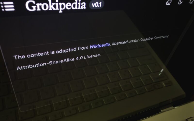 Noua enciclopedia online Grokipedia