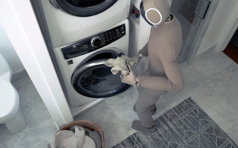 Neo primul robot casnic