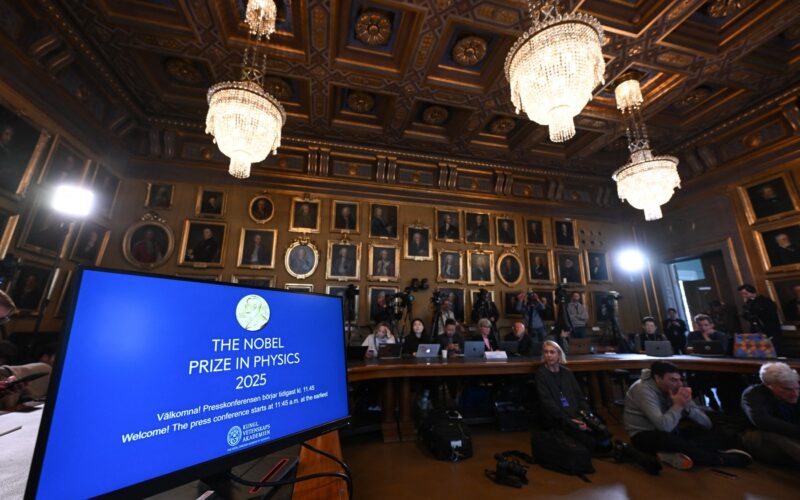 Decernarea premiului Nobel pentru Fizică 2025