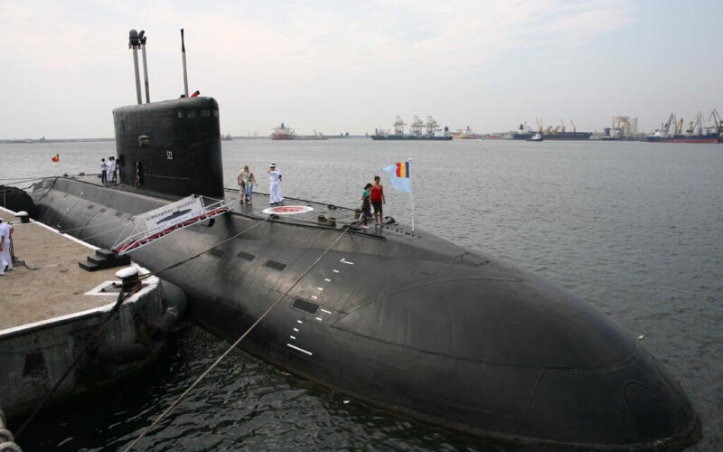 Submarinul „Delfinul”, condamnat să rămână în docuri