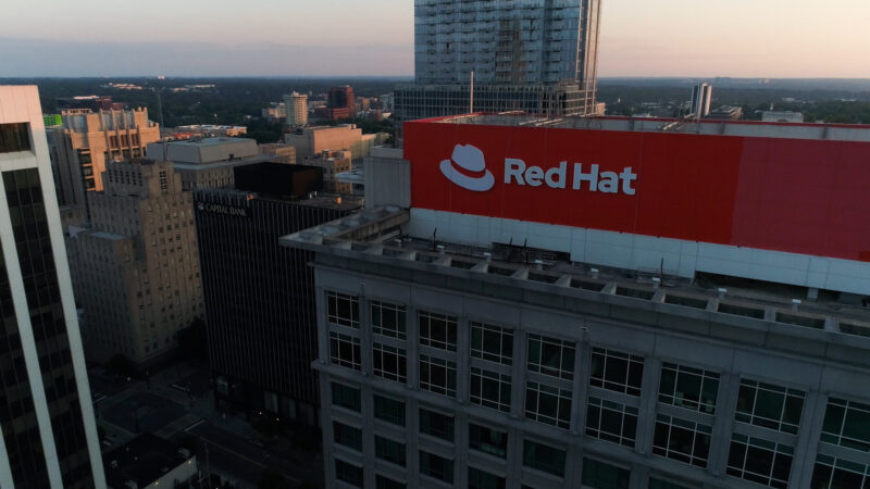 Red Hat confirmă atacul cibernetic suferit după ce hackerii au spart o instanță GitLab Atac agravat odată cu extorcarea de către ShinyHunters