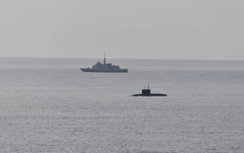 Șeful NATO, Mark Rutte, ironizează marina rusă pentru submarinul „șchiopătând” din Canalul Mânecii, în timp ce Moscova neagă existența unei defecțiuni