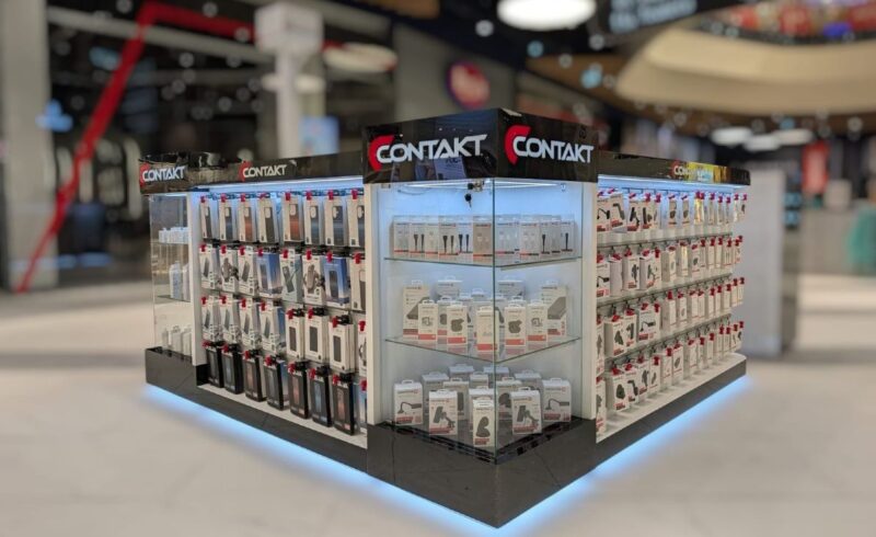 insula contakt intr-un mall
