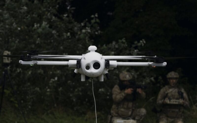 drona sky mantis 2 cu sistem infinity tether