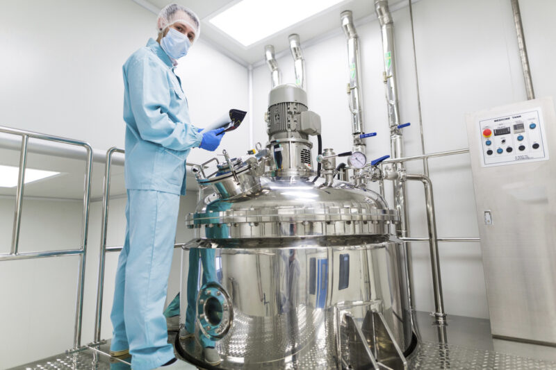 Cercetător în cadrul unui laborator nuclear