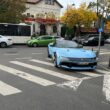 ferrari parcat pe trecere