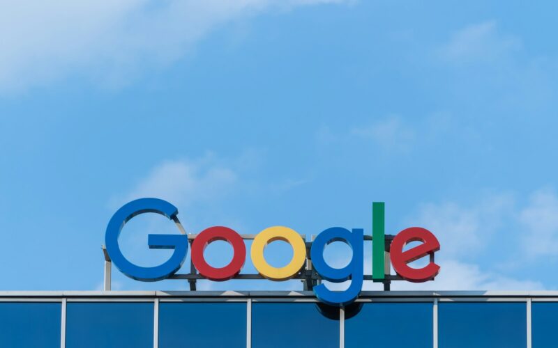 Google nevoită să conteste afirmațiile false privind o breșă masivă de securitate a datelor Gmail în contextul unor informații eronate răspândite pe scară largă