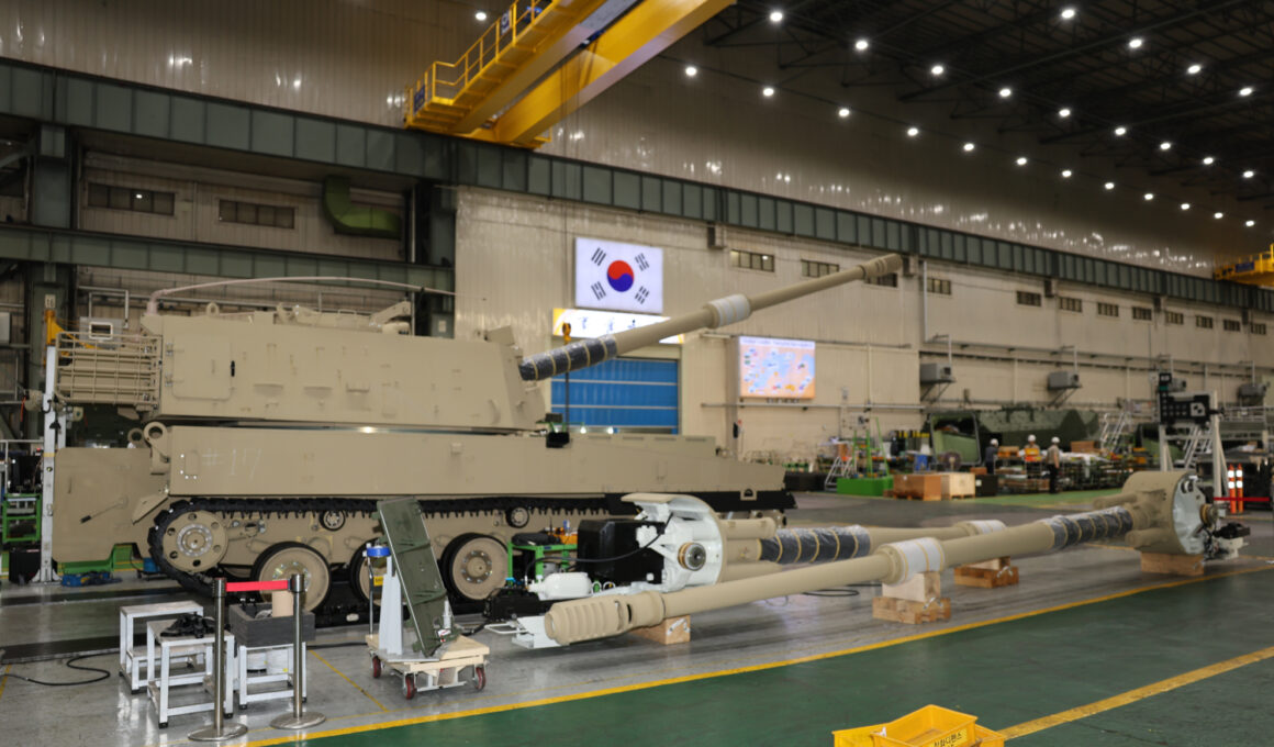 Obuzier K-9A1 pe linia de producție din Changwon