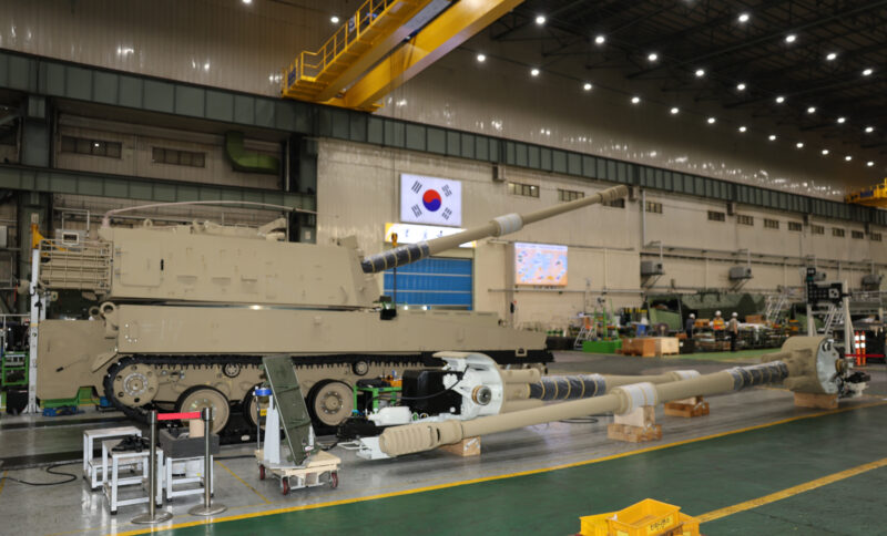 Obuzier K-9A1 pe linia de producție din Changwon