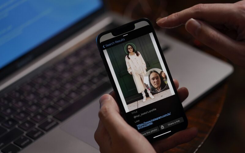 Compania american Clearview AI