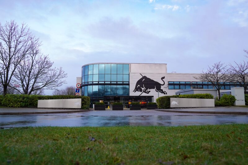 sediul echipei Red Bull din Milton Keynes (Marea Britanie)