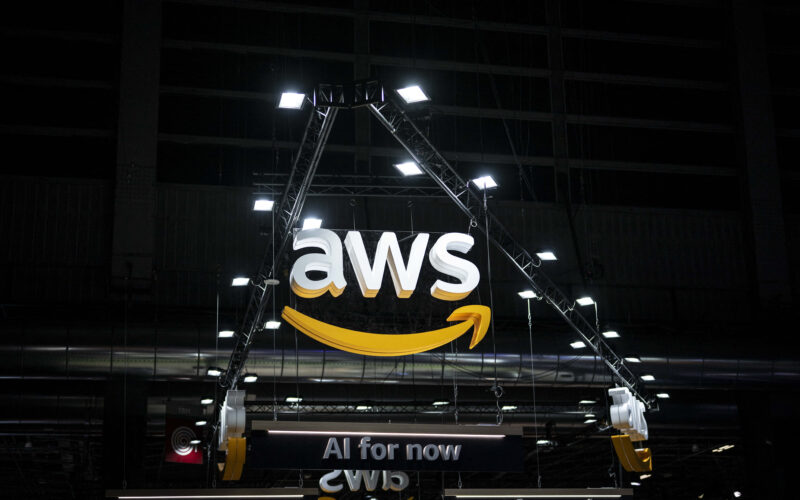 logo-ul Amazon Web Services