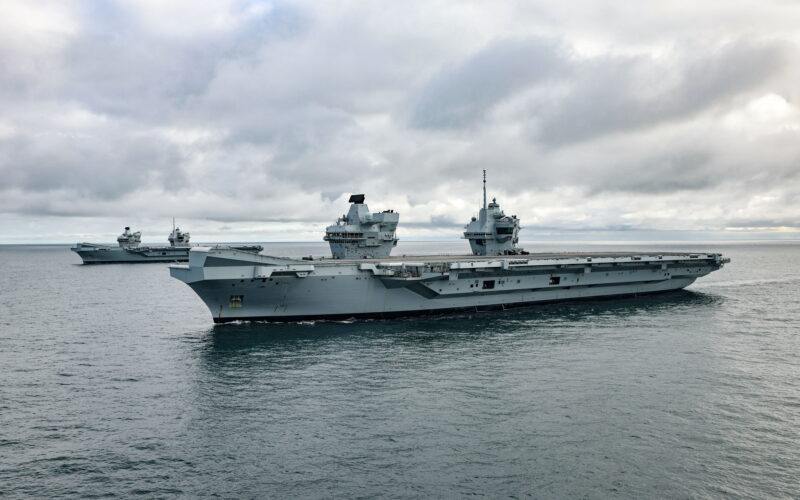 Portavioanele HMS Prince of Wales and HMS Queen Elizabeth