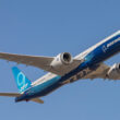 avion boeing 777x in zbor
