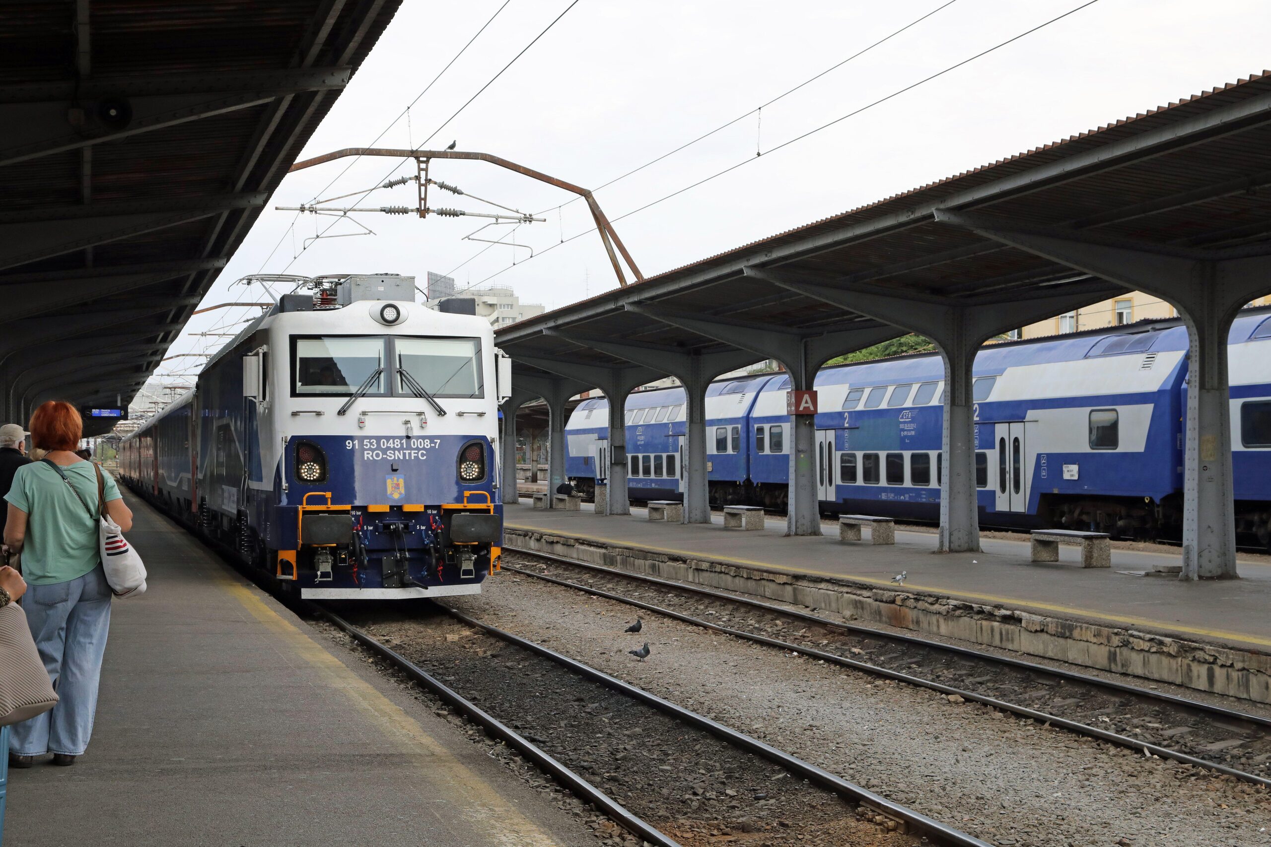 Tren care garează în Gara de Nord, București