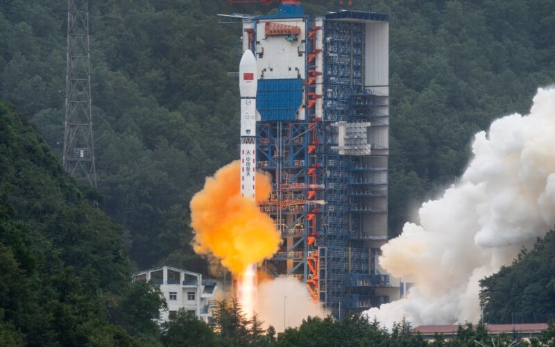 lansarea unei rachete spatiale in china