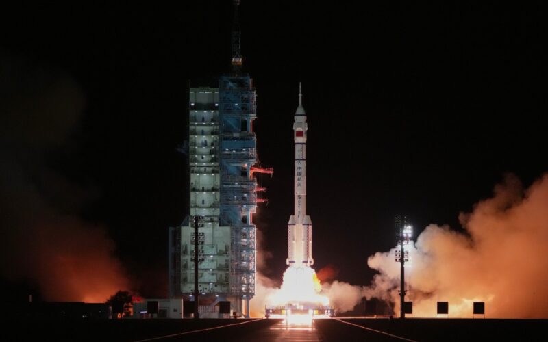 misiunea Shenzhou-21