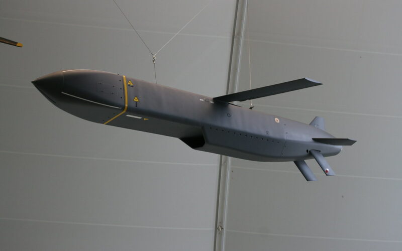 Rachetă-cu-rază-lungă-de-acțiune-Storm-Shadow