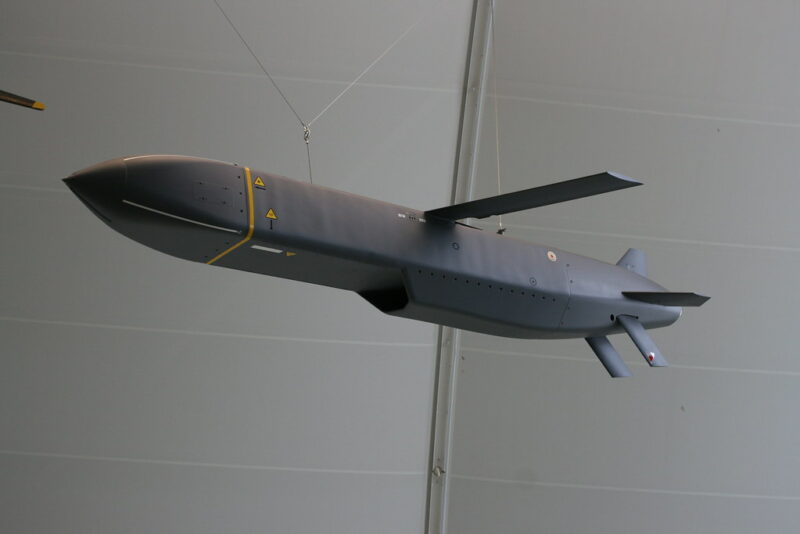 Rachetă-cu-rază-lungă-de-acțiune-Storm-Shadow