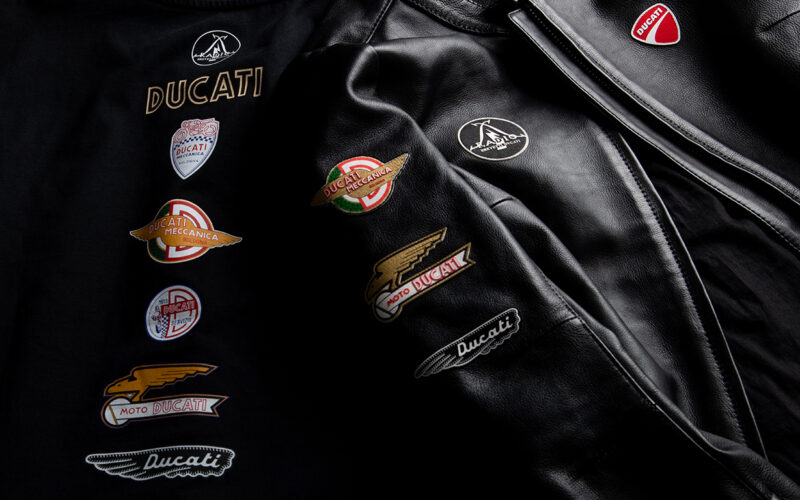 geaca neagra din piele