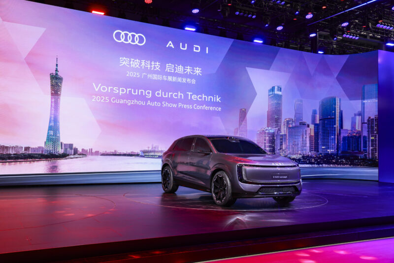 AUDI E SUV concept
