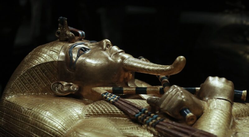 Masca-mortuară-a -lui-Tutankhamon