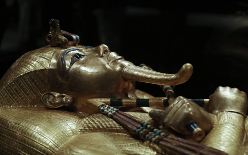 Masca-mortuară-a -lui-Tutankhamon
